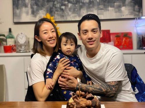 再婚后三年抱俩冷面前夫来迟了,前夫迟来一步，甜蜜生活再续前缘